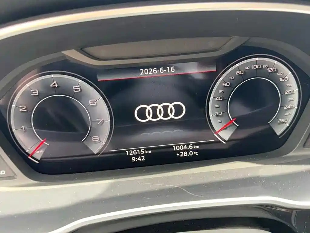 Audi Q3 2023 — фото 10