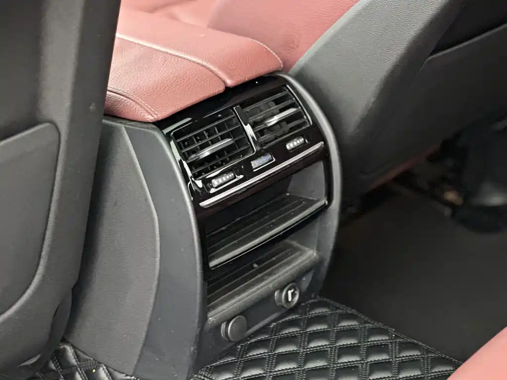 BMW 5 Series 2019 — фото 17