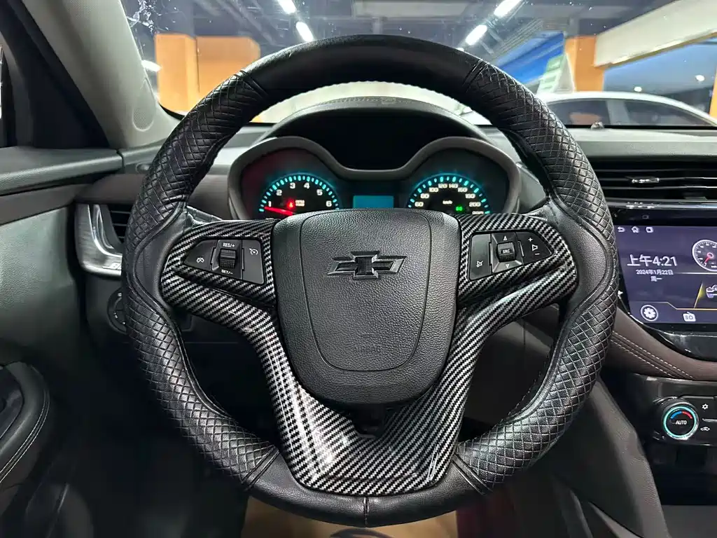 Chevrolet Malibu 2017 — фото 10