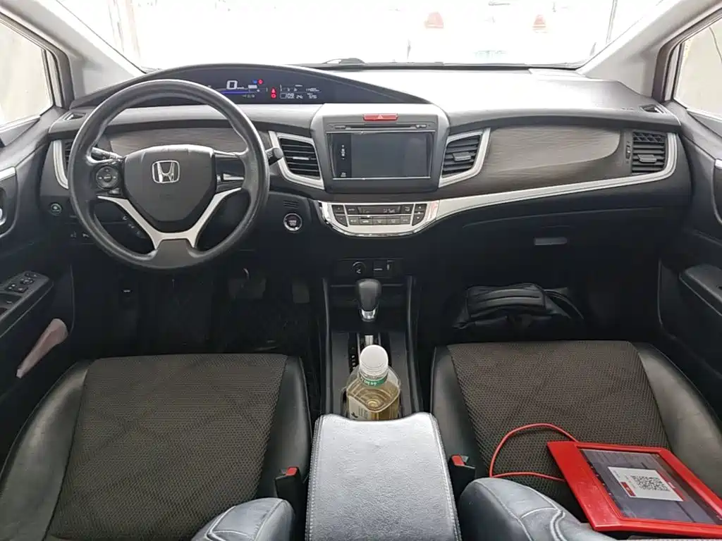 Honda Jade 2015 — фото 10