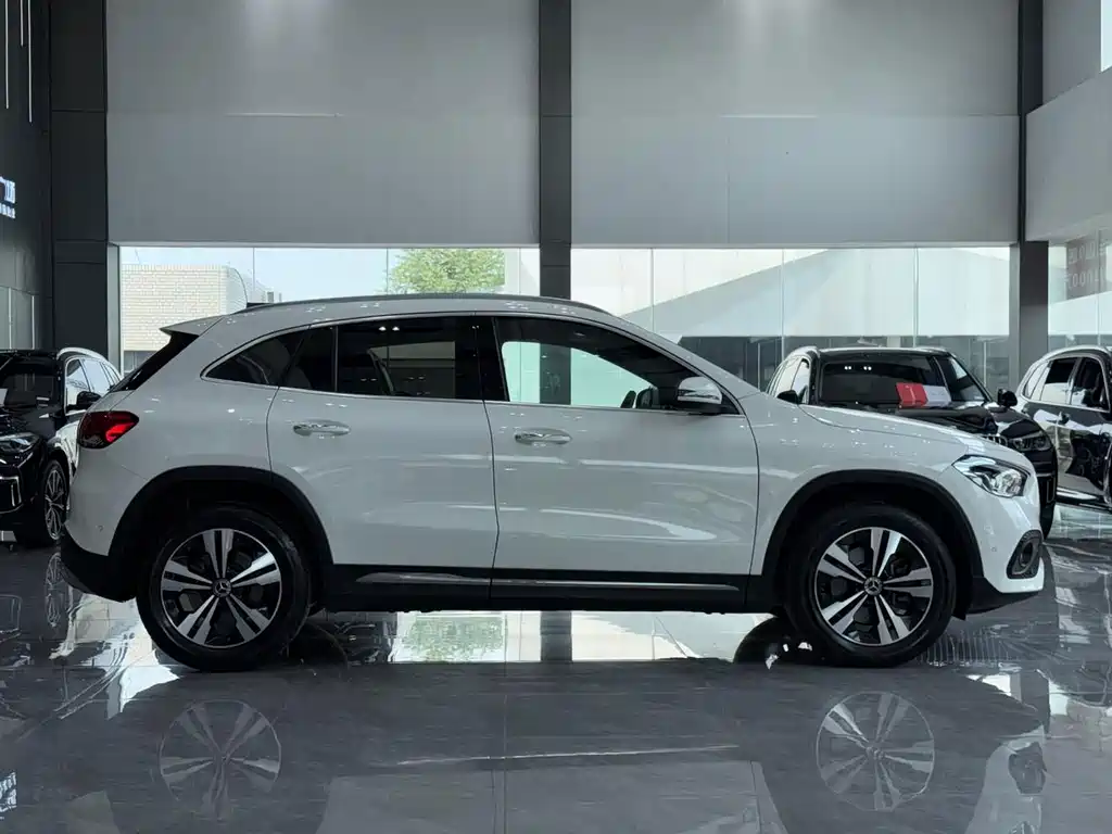 Mercedes-Benz GLA 2023 — фото 9