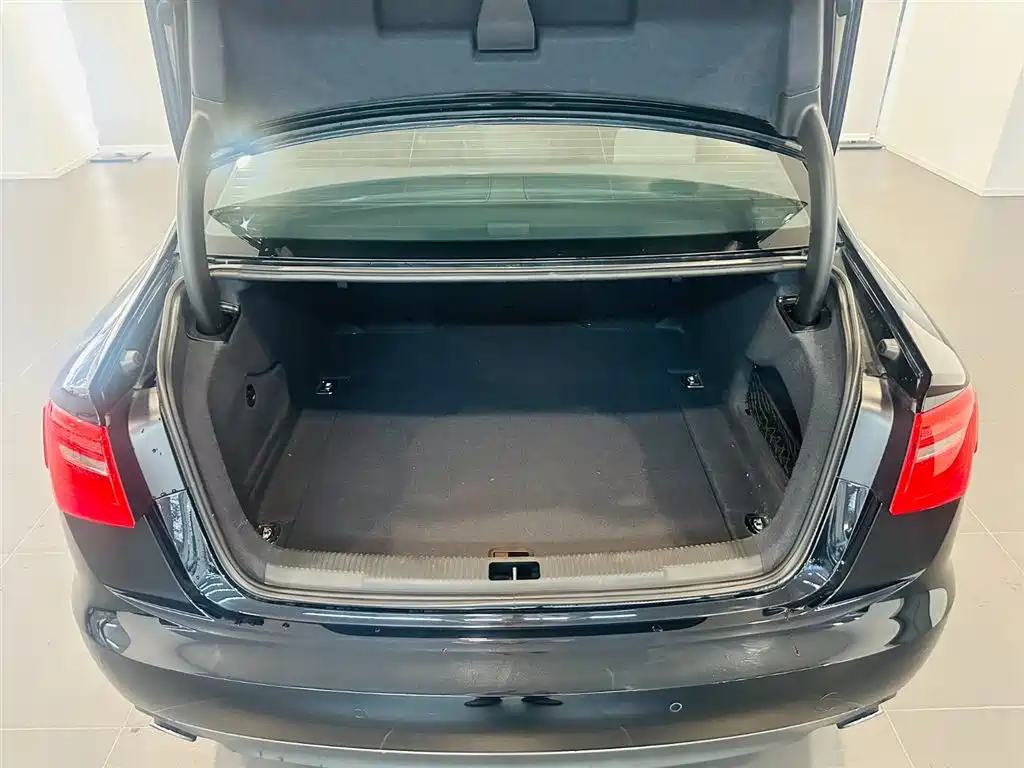Audi A6L 2012