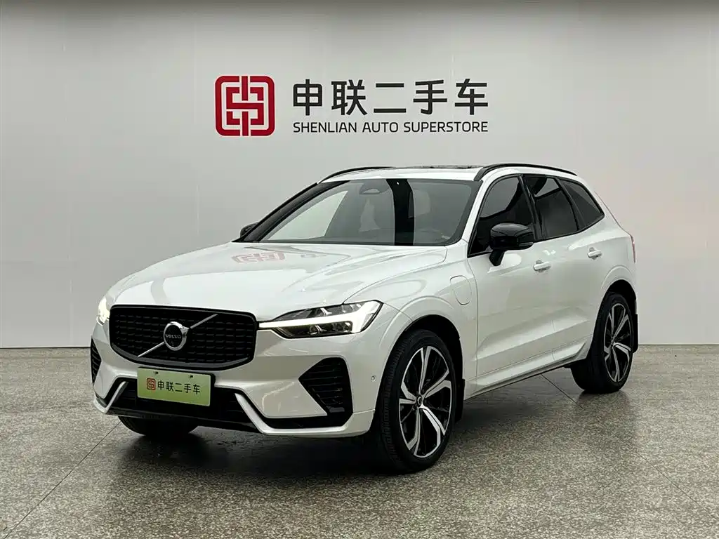 Volvo XC60 PHEV 2023 — фото 1