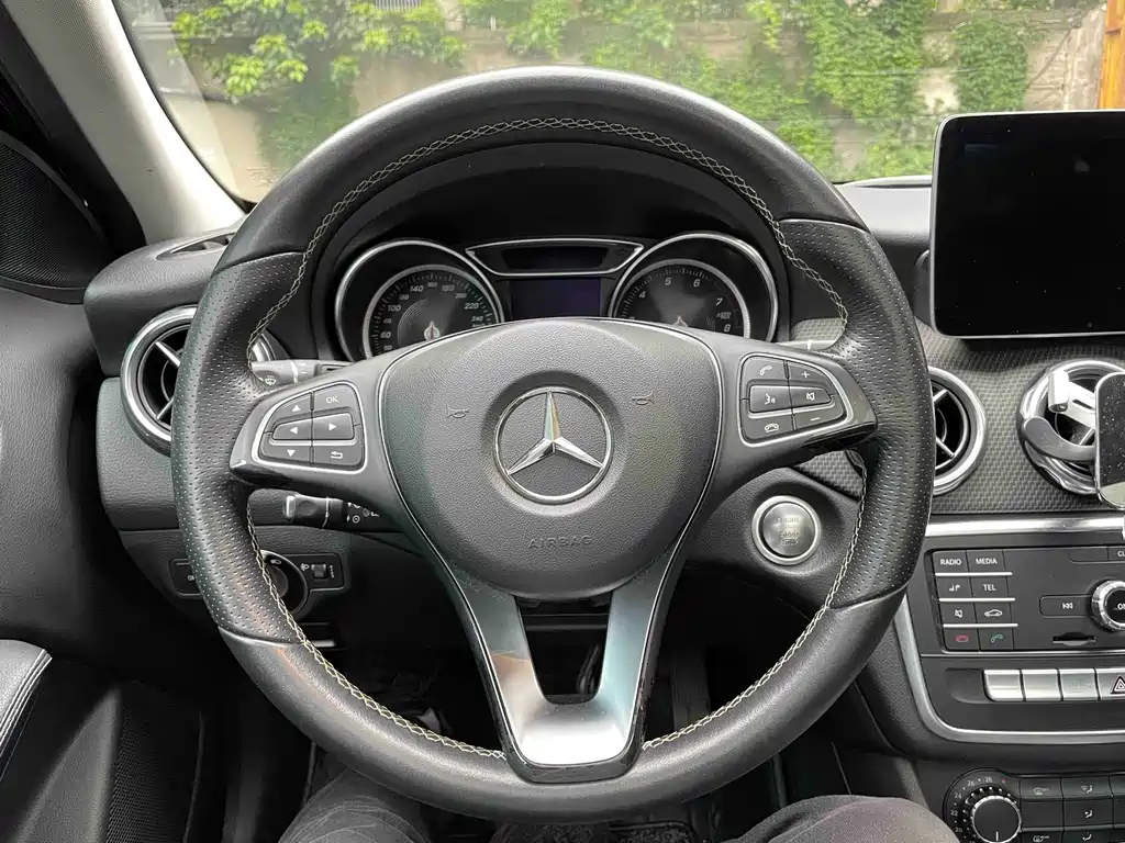 Mercedes-Benz GLA 2018 — фото 15