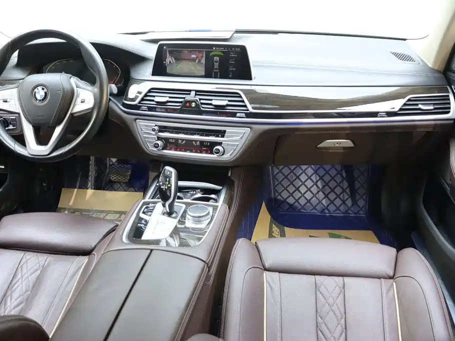 BMW 7 Series 2021 — фото 15