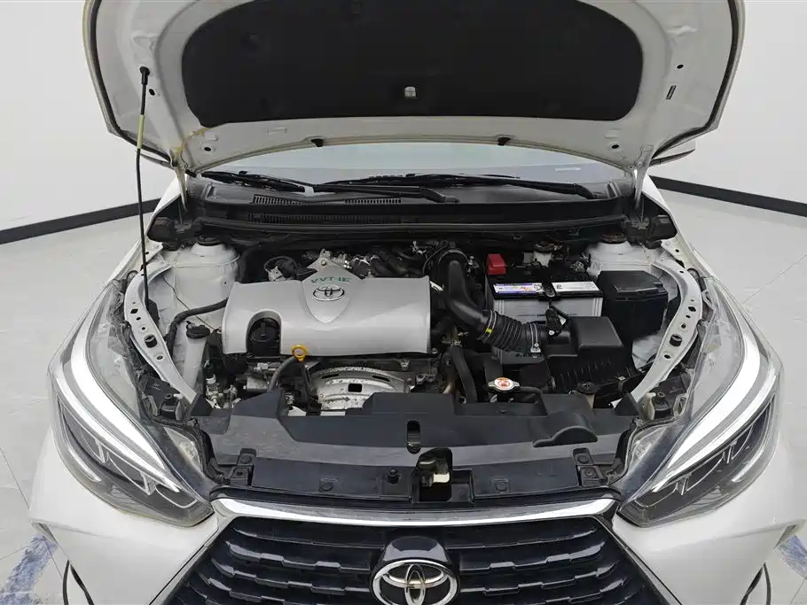 Toyota Yaris L 2021 — фото 10