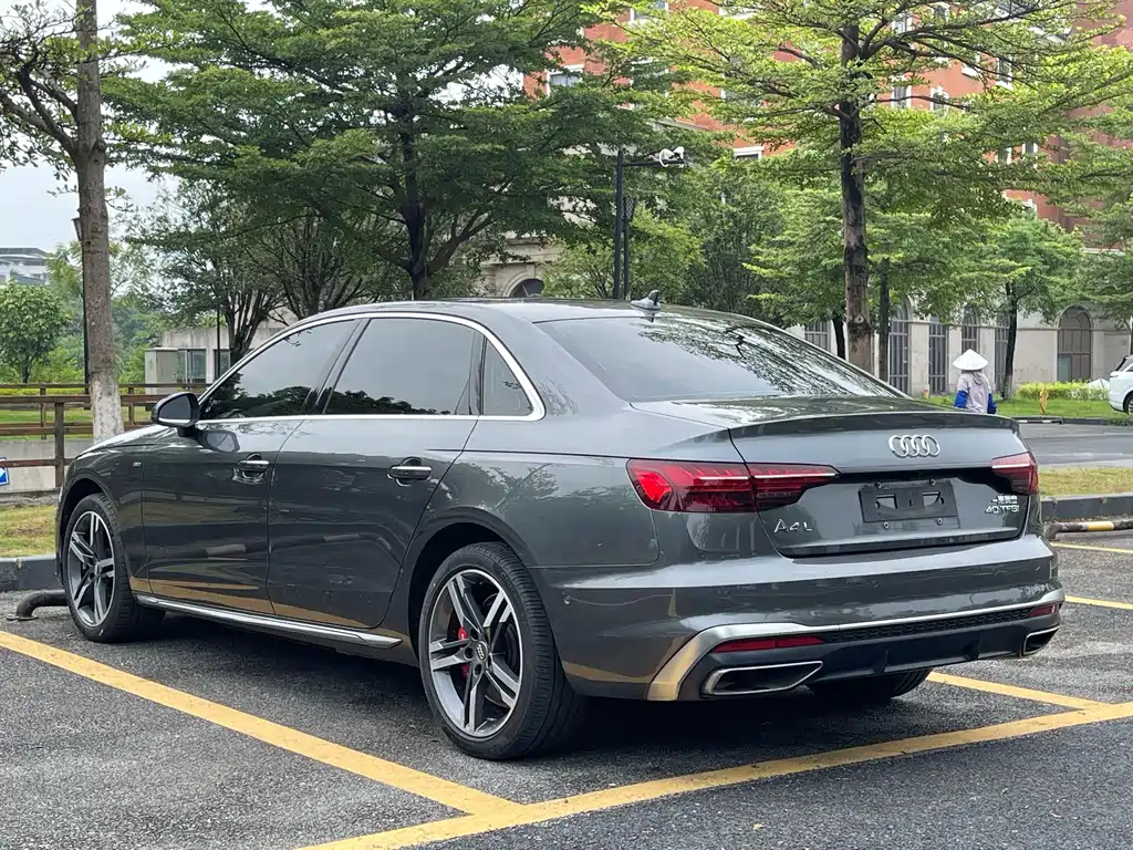 Audi A4L 2021