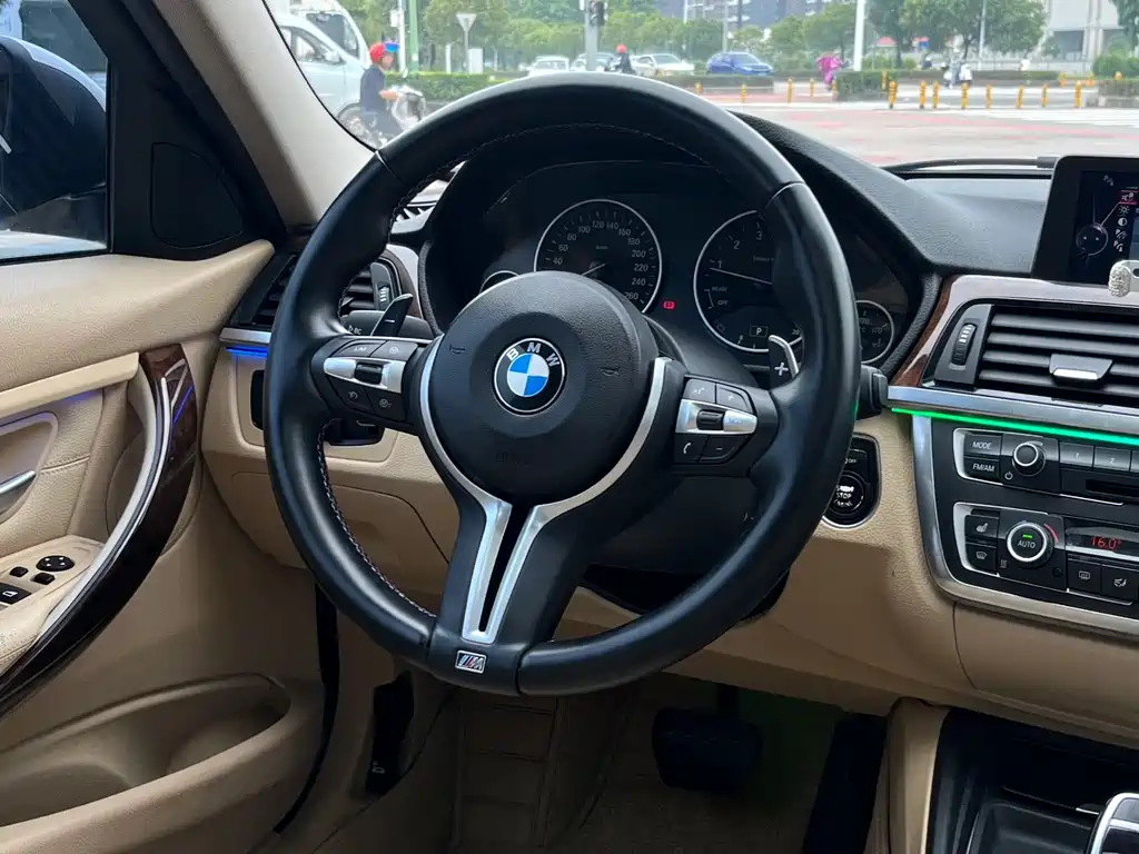 BMW 3 Series 2015 — фото 13