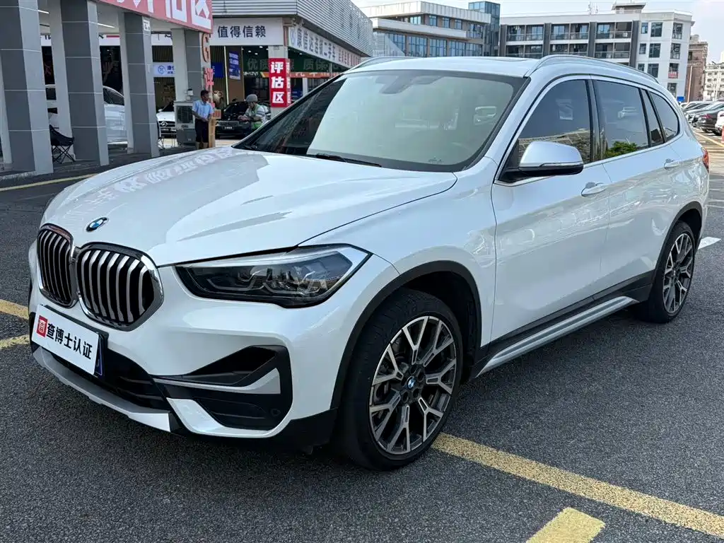 BMW X1 2022 — фото 1