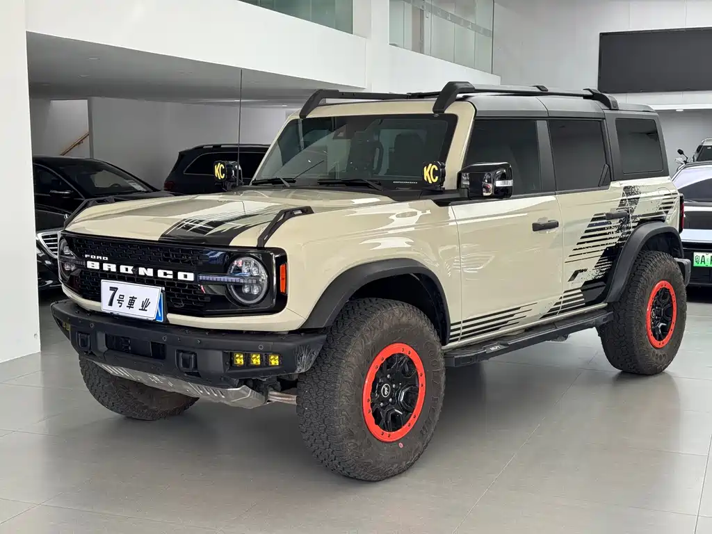 Ford Bronco 2025 — фото 1