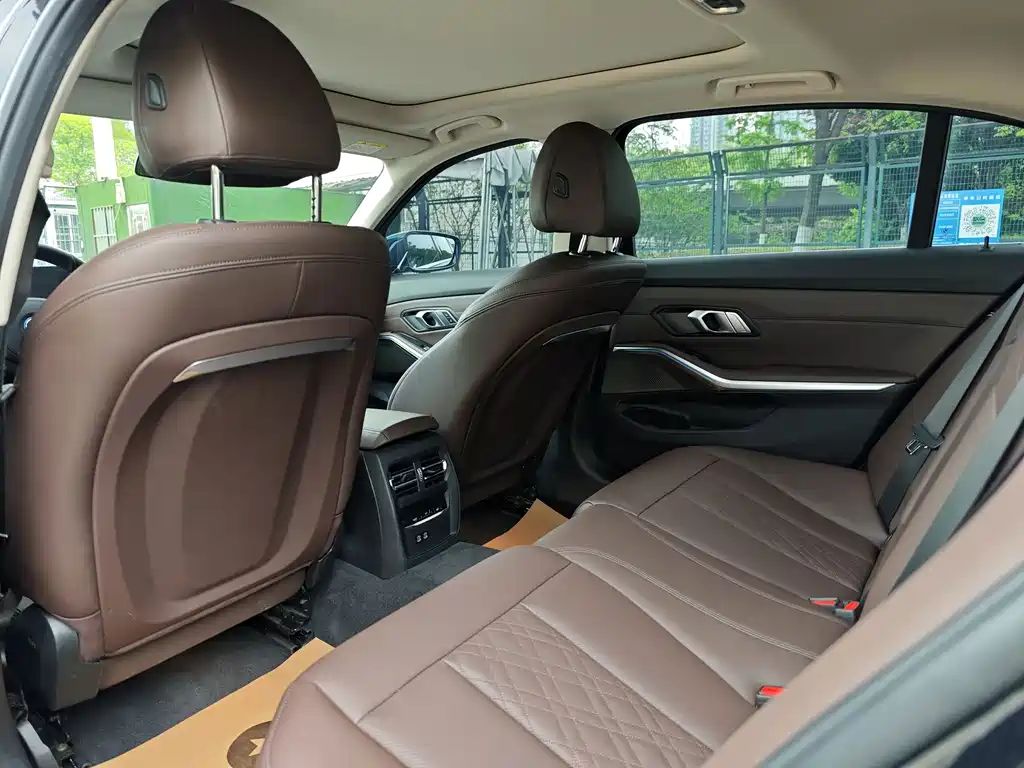 BMW i3 2023