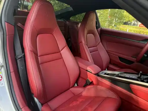Porsche 911 2023
