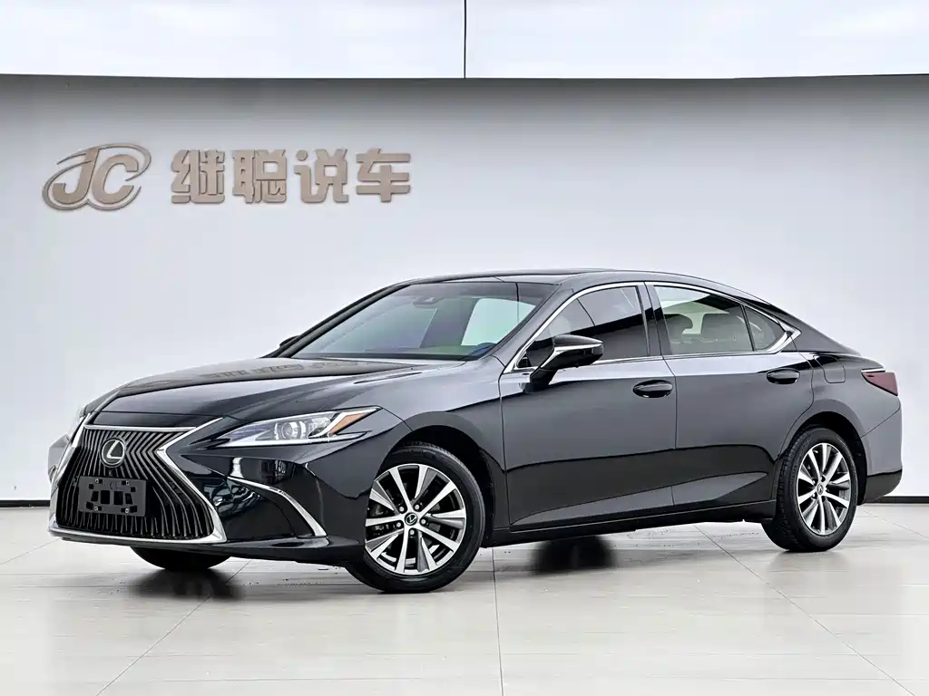 Lexus ES 2021 — фото 1