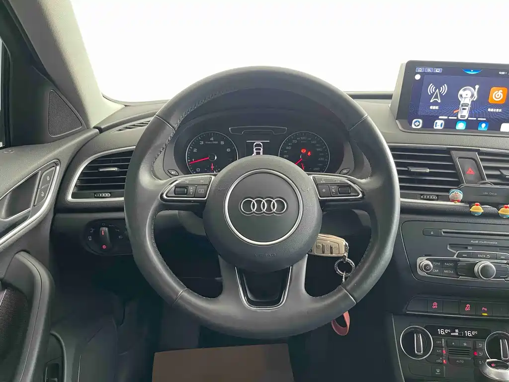 Audi Q3 2019 — фото 14