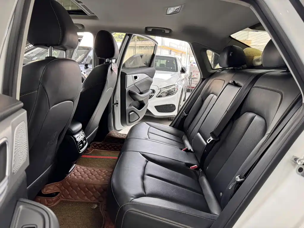 Roewe i6 MAX 2021 — фото 8