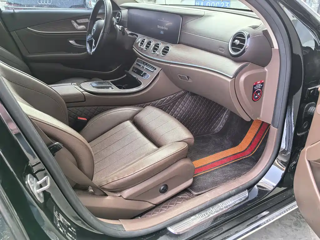 Mercedes-Benz E-Class 2022 — фото 10