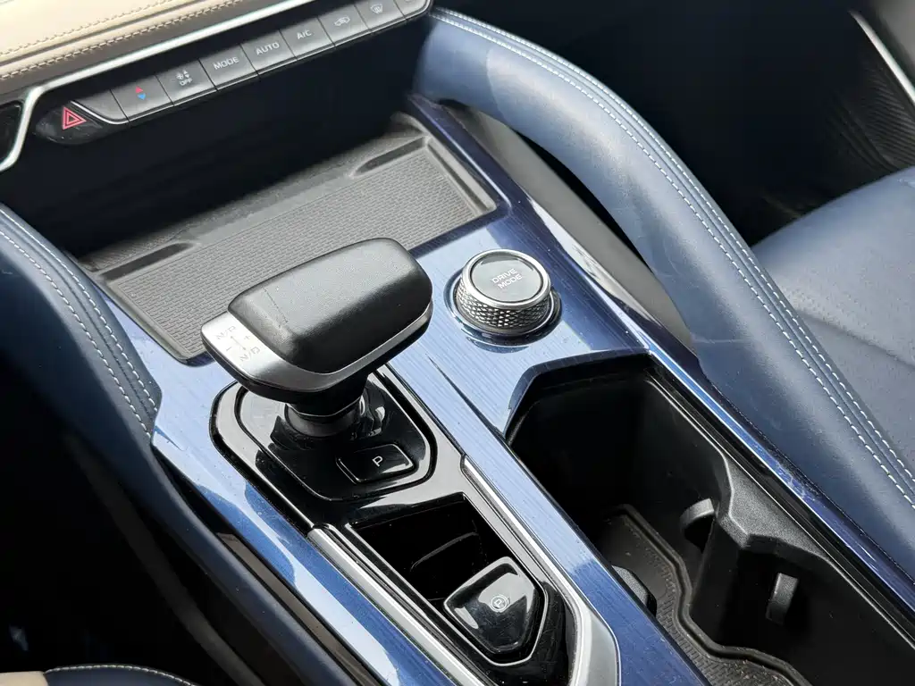 Geely Xingyue L 2023 — фото 12