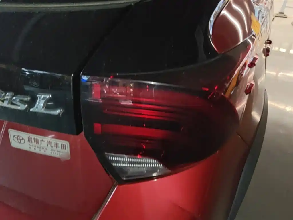 Toyota Yaris L 2020 — фото 13