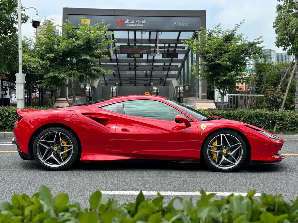 Ferrari F8 2022 — фото 4