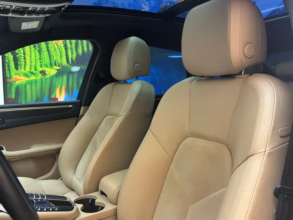 Porsche Macan 2019 — фото 23