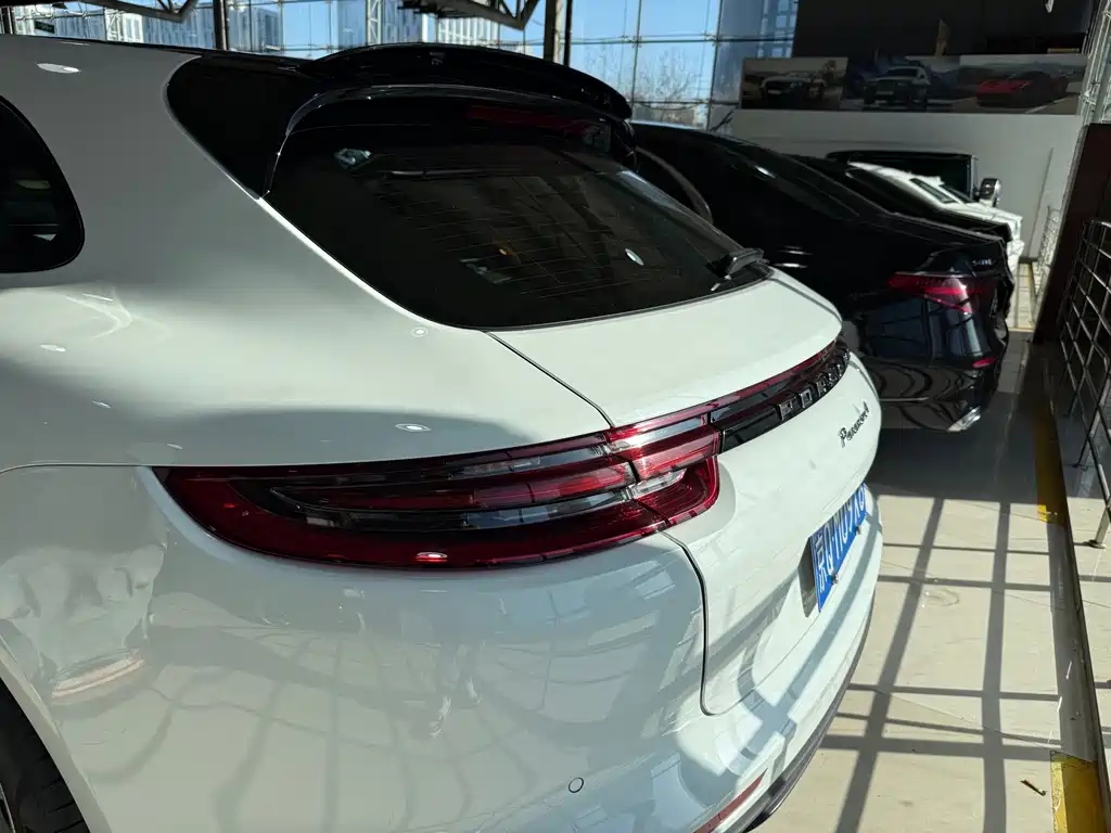 Porsche Panamera 2018 — фото 13