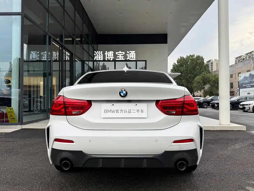 BMW 1 Series 2021 — фото 12