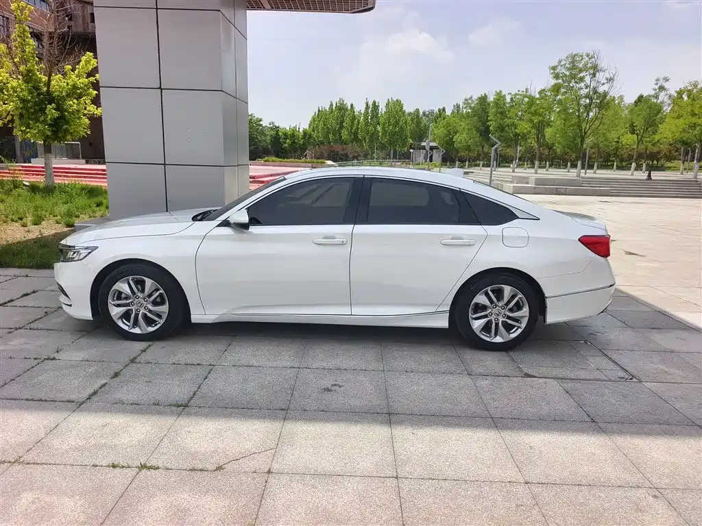 Honda Accord 2019 — фото 10