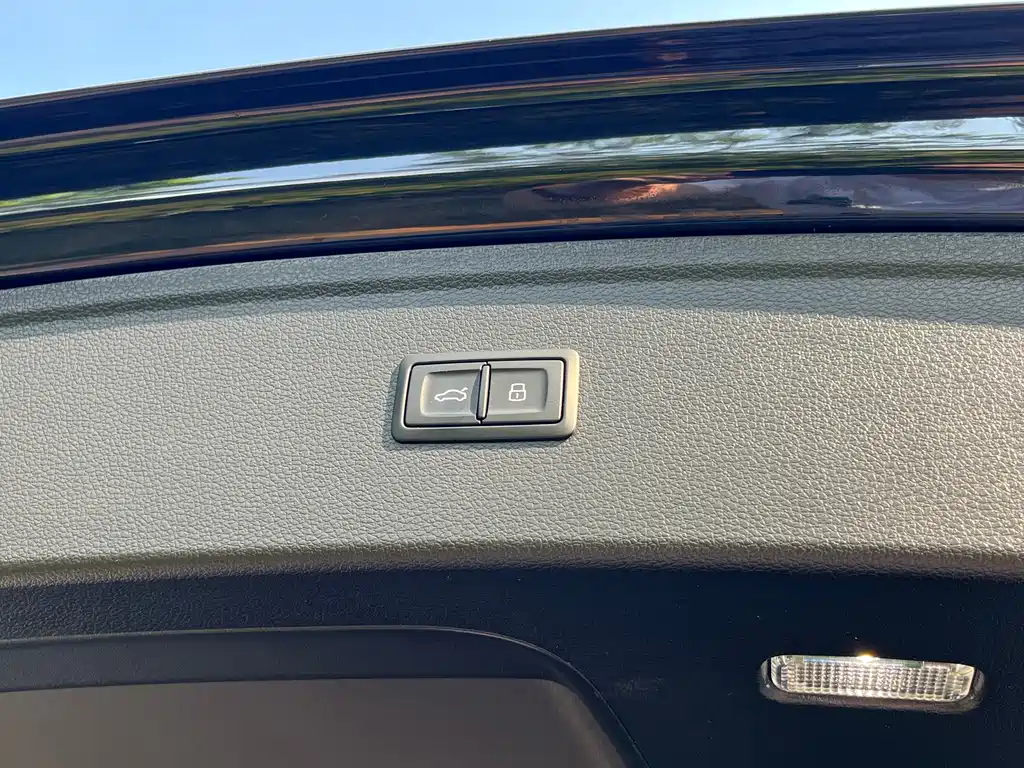 Audi Q5L 2023 — фото 26