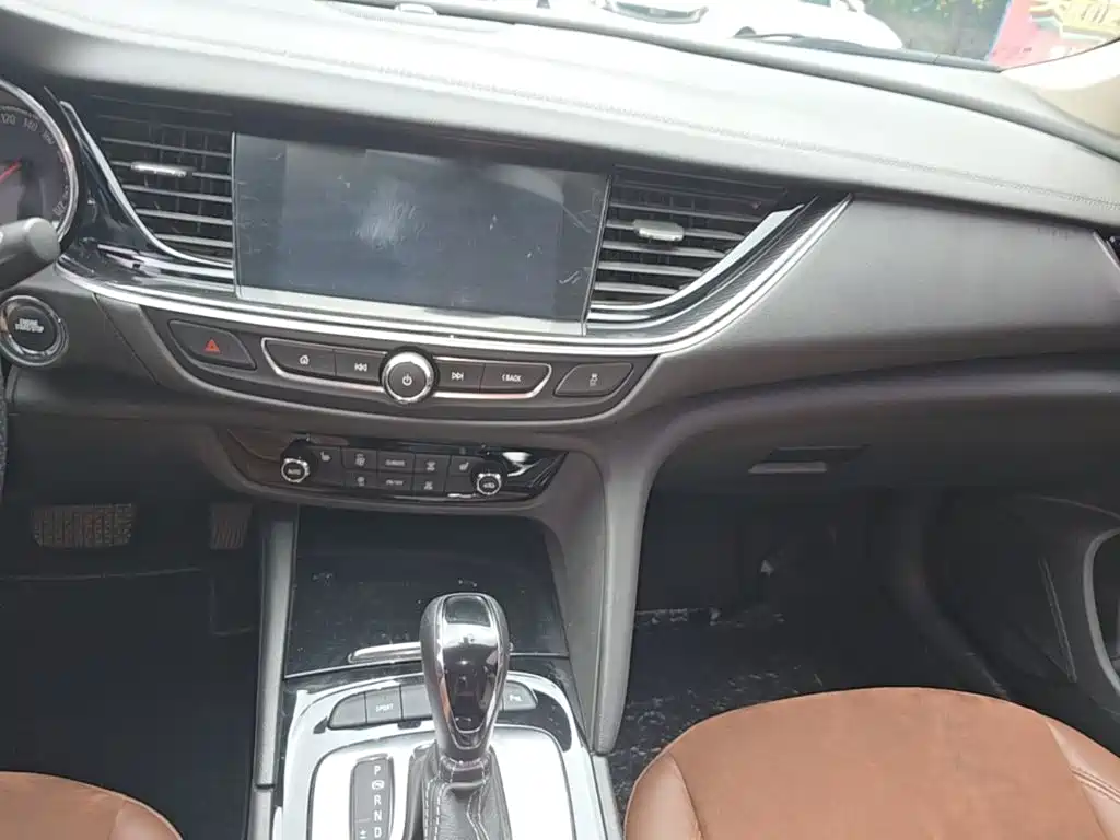 Buick Regal 2020 — фото 13