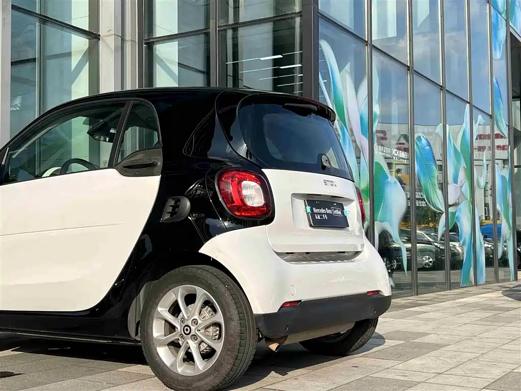 smart Fortwo 2017 — фото 11