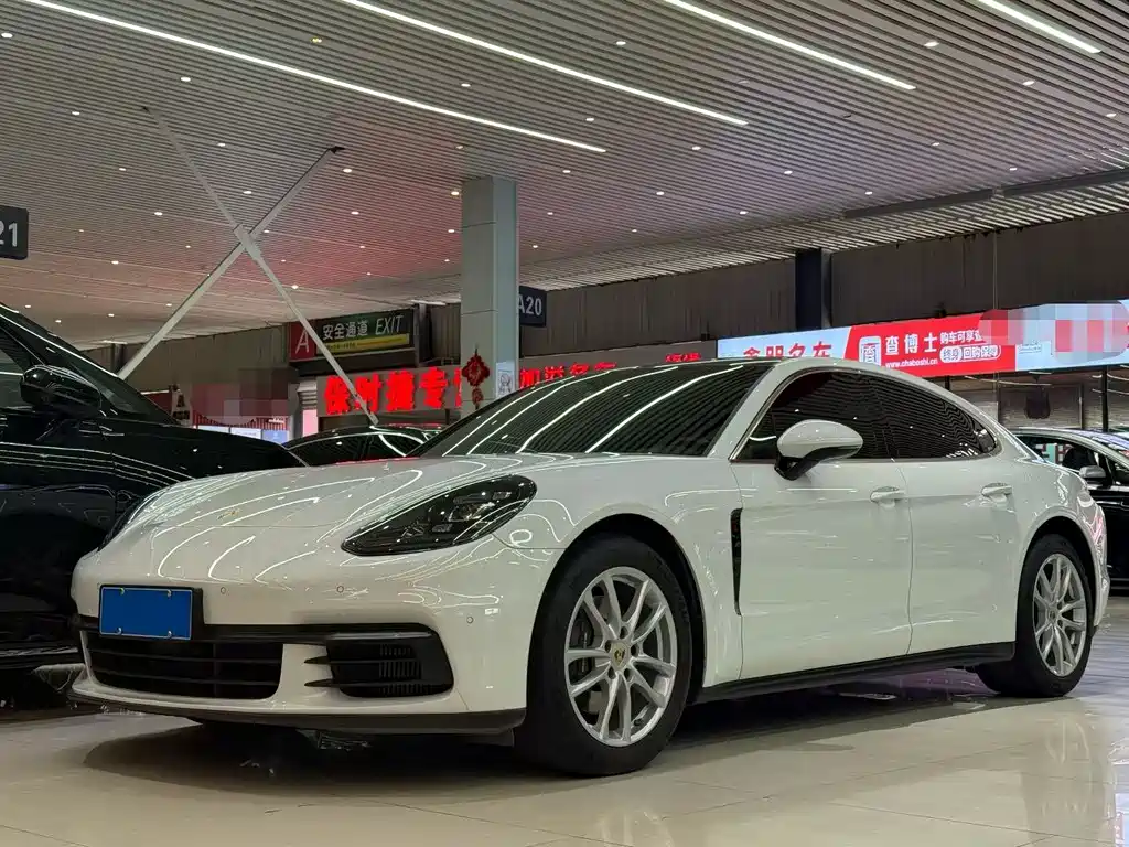 Porsche Panamera 2020 — фото 1