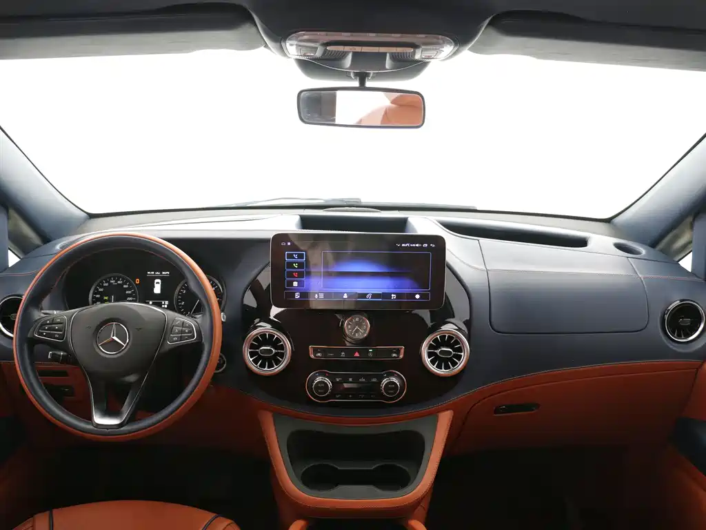 Mercedes-Benz Vito 2023 — фото 16