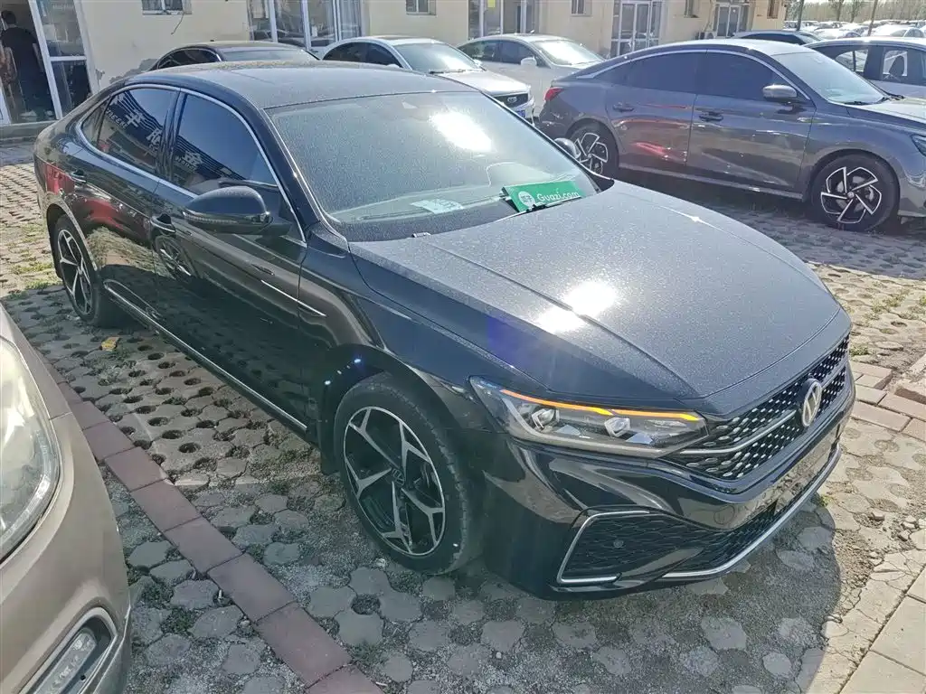 Volkswagen Passat 2023 — фото 4