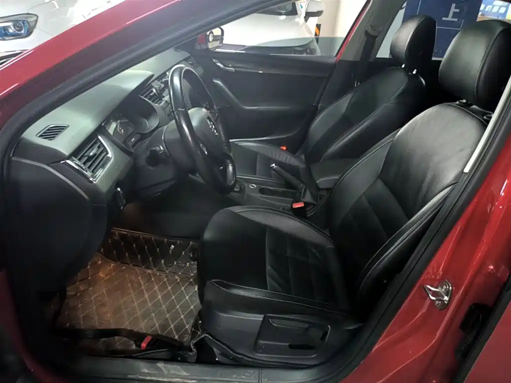Skoda Octavia 2015 — фото 14