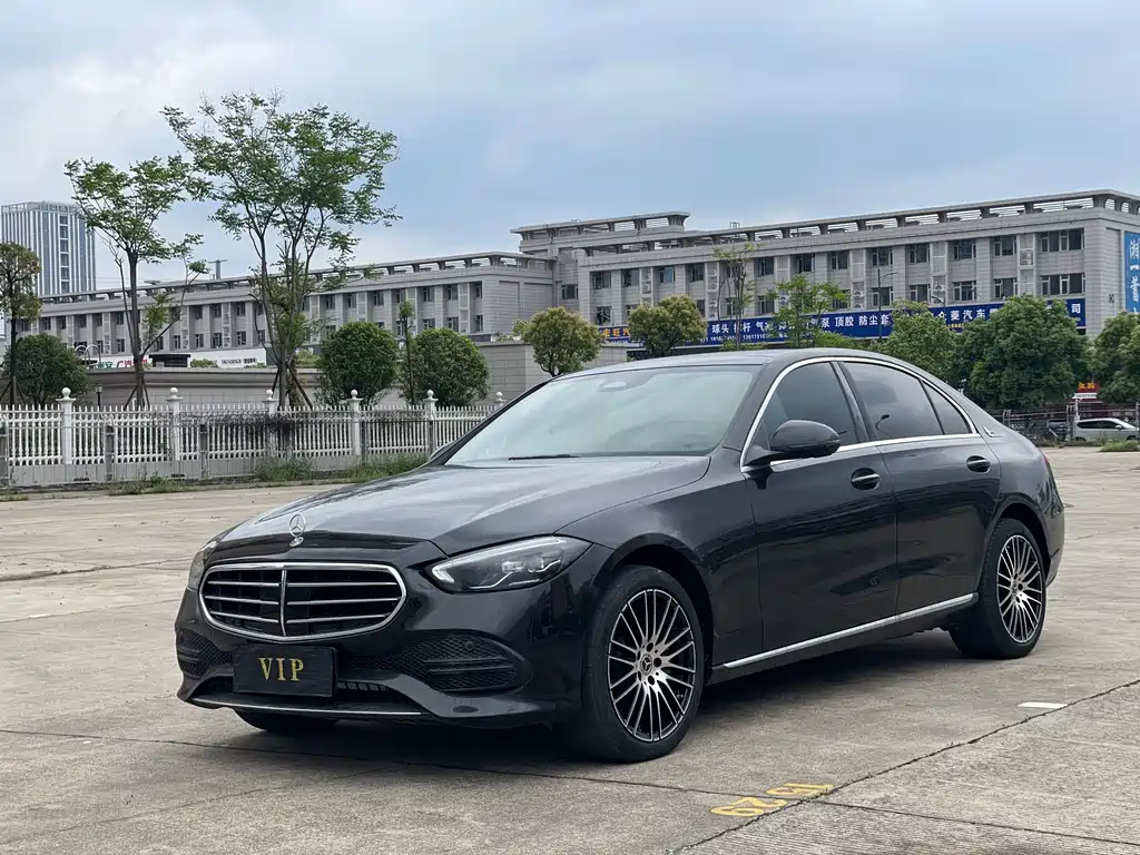 Mercedes-Benz C-Class 2023 — фото 1