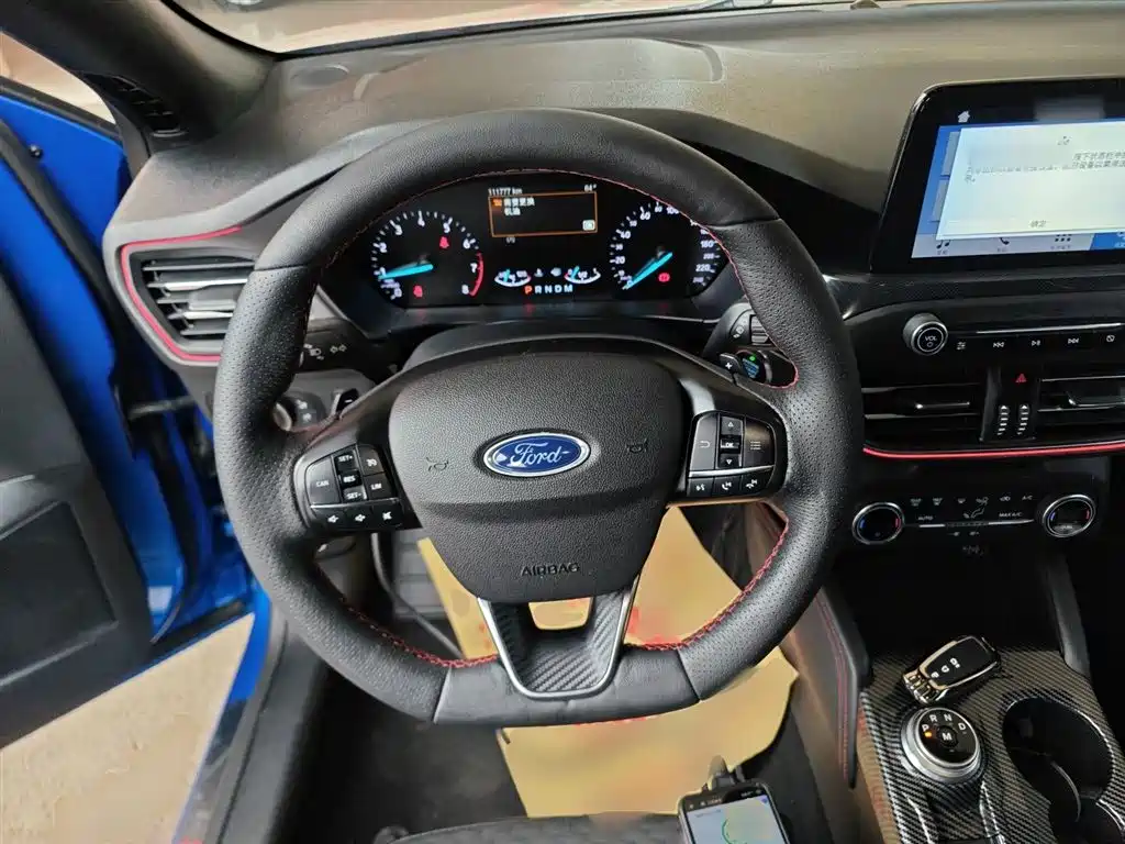 Ford Focus 2019 — фото 11