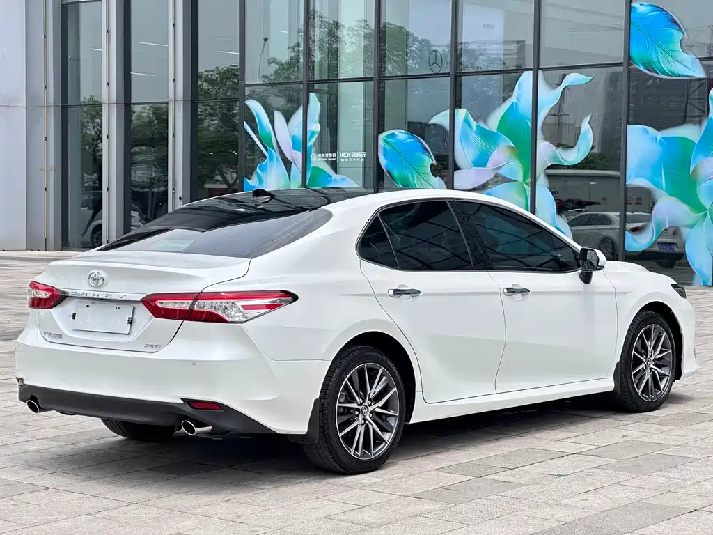 Toyota Camry 2021 — фото 9