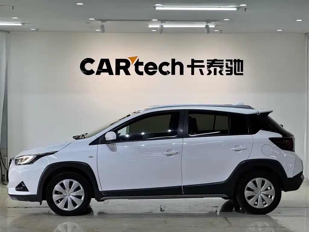 Toyota Yaris L 2022 — фото 7