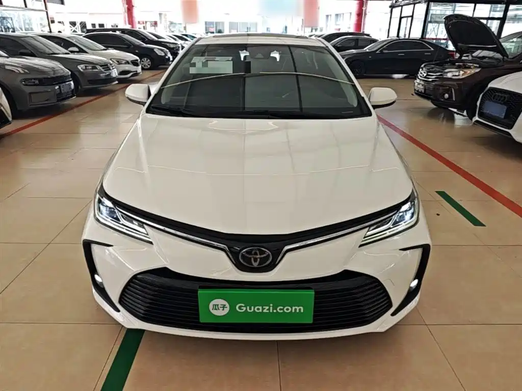 Toyota Corolla 2019 — фото 3
