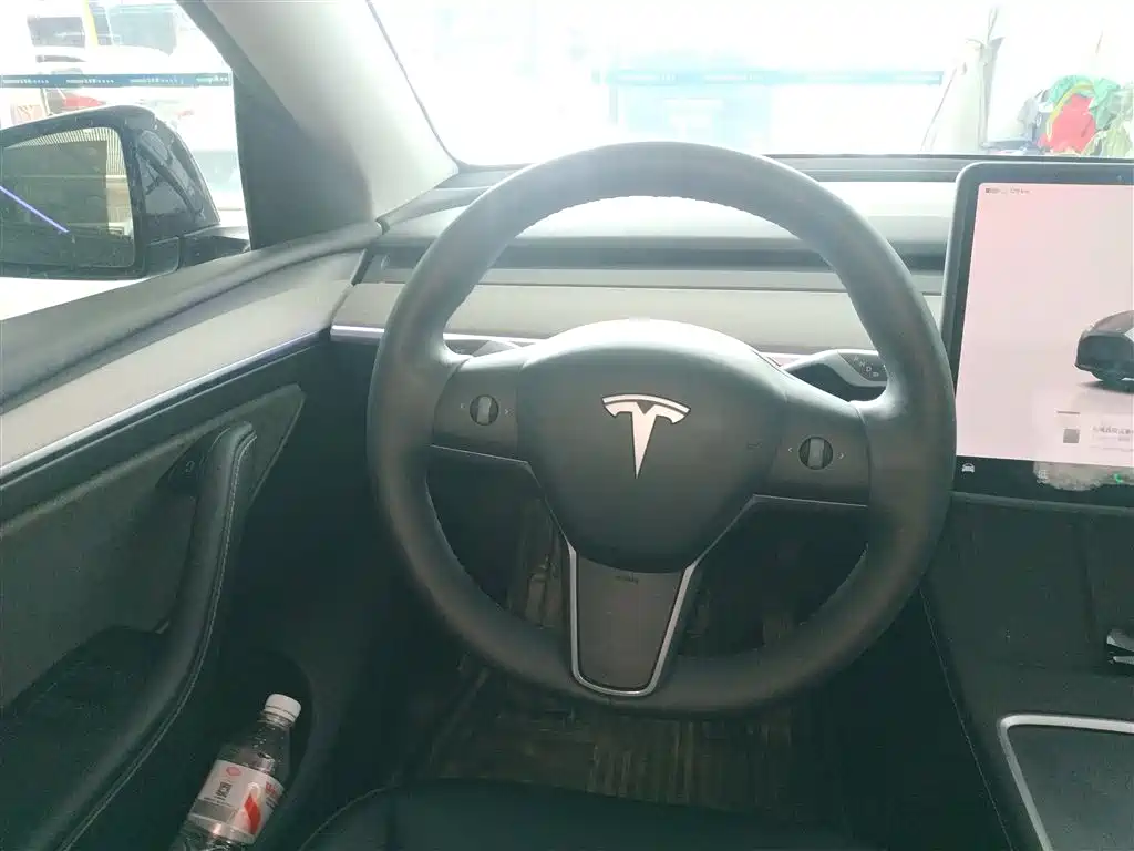 Tesla Model Y 2023 — фото 11