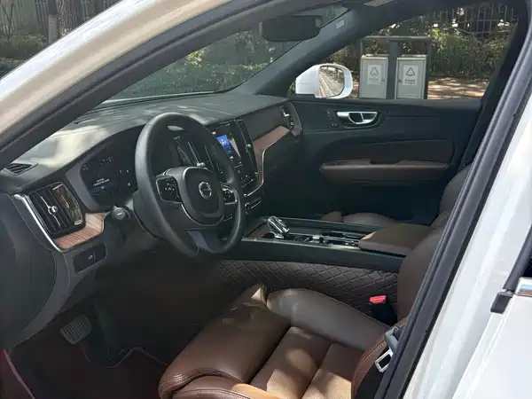 Volvo XC60 2024