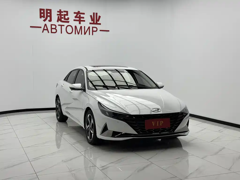 Hyundai Elantra 2023