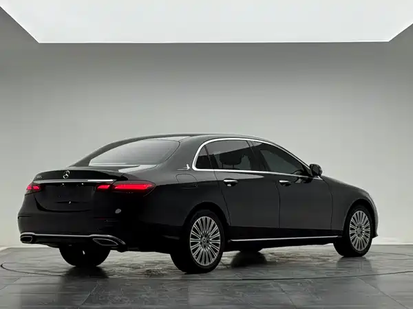 Mercedes-Benz E-Class 2022