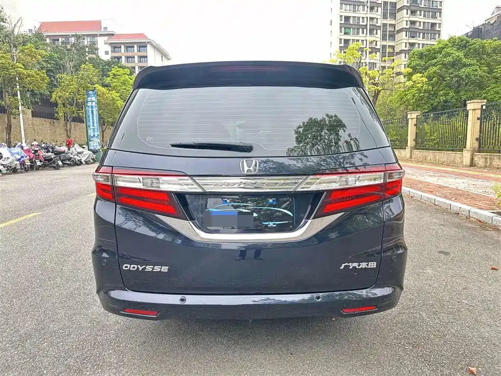 Honda Odyssey 2017 — фото 14