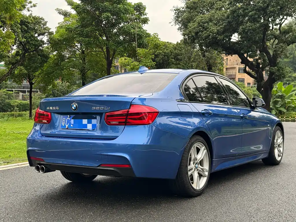 BMW 3 Series 2018 — фото 9