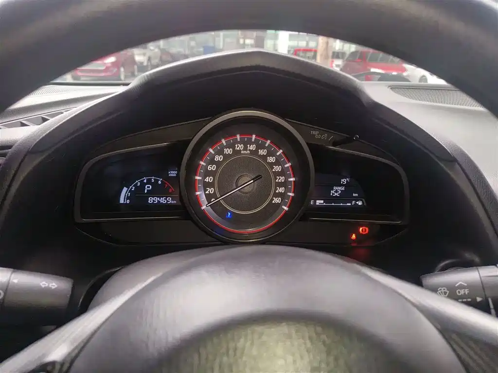 Mazda 3 Axela 2015 — фото 12