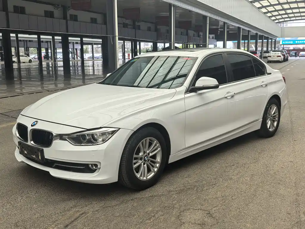 BMW 3 Series 2015 — фото 1