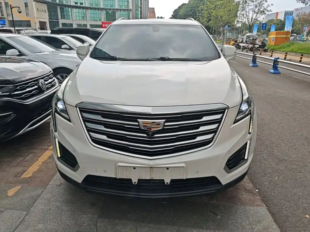 Cadillac XT5 2017 — фото 3
