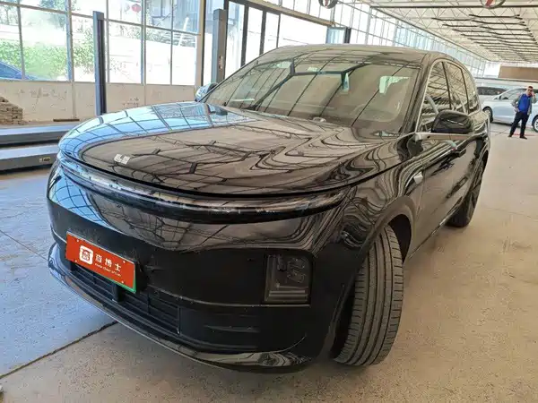 Li Auto L6 2025