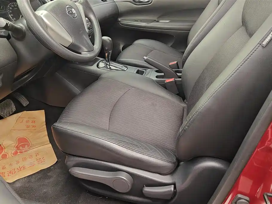 Nissan Tiida 2015 — фото 9